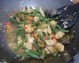 Foto langkah ke 3 dari resep Tumis oncom kacang panjang.