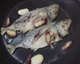 Foto langkah ke 2 dari resep Hong Sau Yi (ikan masak kecap ala Taiwan).