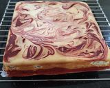 Foto langkah ke 10 dari resep Red velvet cream cheese brownies.