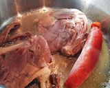 Une image de l'étape 1 de Chou au confit de canard.