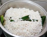 Foto langkah ke 2 dari resep Lemper ayam.