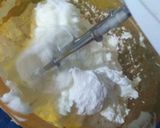 Foto langkah ke 2 dari resep Butter Cream step by step.