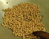 Foto langkah ke 2 dari resep Kacang telur gurih.