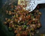A picture of step 3 of Bread poha.