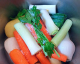 Foto del paso 4 de la receta: Cocido de gallina en crema de verduras en cocción lenta