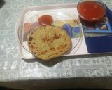 A picture of step 3 of Stuff parantha and tomato soup.