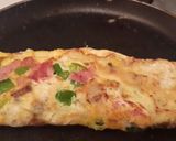 A picture of step 2 of Ham,cheese and mushroom stuffed omelette.