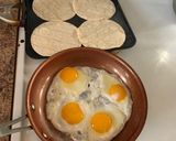 Foto del paso 1 de la receta: Sunny Side Up eggs with bacon