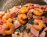 รูปขั้นตอนการทำที่ 2 ของ กุ้งเบค่อนผัดพริกขี้หนู