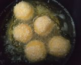 Foto langkah ke 4 dari resep Cheesy Potato Balls.