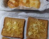 Foto langkah ke 7 dari resep Cheesy Garlic Bread.