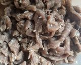 Hình bước làm 1 của món Goi bò tái chanh