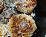 Foto del paso 2 de la receta: Hamburguesa casera en pan de papa