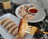 Foto langkah ke 6 dari resep Yaki Gyoza Ayam Udang.