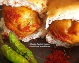 A picture of step 5 of Vada Pav - Mumbai Street Food.