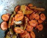 A picture of step 3 of Spicy carrot and potato vegetable.