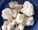 Foto del paso 1 de la receta: Pan de coliflor con salmón y queso fresco