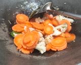 Foto langkah ke 3 dari resep Sup kepiting kembang kol.