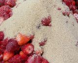 รูปขั้นตอนการทำที่ 2 ของ ไวน์สตอเบอรี 🍓 🍷 / Strawberry wine 🍓 🍷