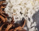 A picture of step 2 of Clay pot Rice.
