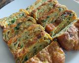 Foto langkah ke 5 dari resep Telur Dadar gulung isi sayur.