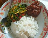Foto langkah ke 4 dari resep Oseng Daun Pepaya Ikan Klotok.