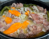 Foto del paso 4 de la receta: Manitas y lengua de cerdo en escabeche