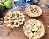 Foto del passaggio 7 della ricetta Crostatine di mele e sorbe