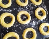 صورة لخطوة 1 من وصفة حلوة المحقن او اللمبوط🍪☕