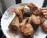 Foto del paso 2 de la receta: Guiso de caballa con patatas y alcachofas