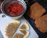 Foto del paso 2 de la receta: Milanesas con crema de pimientos