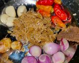 Foto langkah ke 1 dari resep Nasi Goreng Udang Rebon.