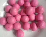 Foto langkah ke 2 dari resep Klepon pink isi coklat.