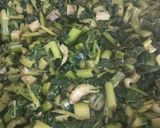 عکس مرحله 3 از دستور خوراک کرفس و گوشت