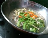 Foto langkah ke 3 dari resep Sup Ceker Ayam Kuah Bening.