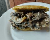 Foto del paso 5 de la receta: Arepa🥙rellena de calabacines y berenjena🍆con queso crema🧀