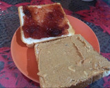 Foto del paso 2 de la receta: Sándwich de crema de cacahuate con mermelada de fresa 🍓