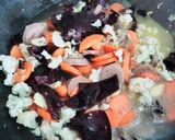Foto langkah ke 3 dari resep Tumis capcay kuah.