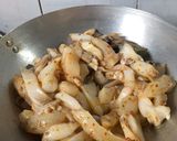 Hình bước làm 3 của món Mực Xào Thập Cẩm