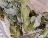 Foto del paso 1 de la receta: Edamame 枝豆 o vaina de soja fresca 🇯🇵🫛 "otoshi" o aperitivo en "izakaya" o taberna, cervecería 🍻Japón