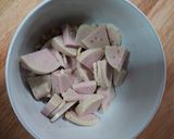 รูปขั้นตอนการทำที่ 1 ของ ข้าวผัดหมูยอ