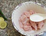 A picture of step 2 of Chicken tandoori tikka boti in frying pan.