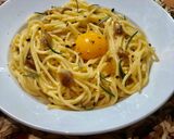 Hình bước làm 5 của món Mì Ý Carbonara - sốt kem và thịt heo hun khói Joselito