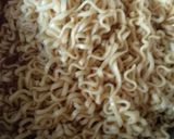 Foto langkah ke 3 dari resep Mie Goreng Telur Hati Sapi Sawi.