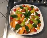 Une image de l'étape 6 de Melon au deux tomates, feta et menthe.