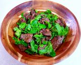 A picture of step 3 of Spicy steak salad.