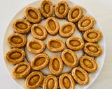 A picture of step 3 of Caramel bites.