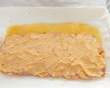 Sajttekercs sonkával, sajtos tojáskrémmel és zöldséggel töltve recept fázis 5 fotója