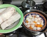 A picture of step 9 of Steamed Pork and Daikon Soup - 蒸し豚と大根のスープ - (Series 1/3 Steamed Pork).