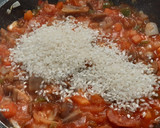 Foto del paso 5 de la receta: Arroz al horno con setas y chorizo